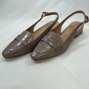 Naturalized taupe slingback shoes